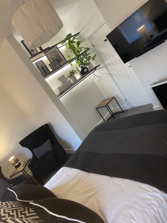 סי האוסס Crown Street Room Only Accommodation מראה חיצוני תמונה